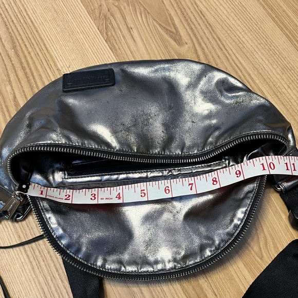 Rebecca Minkoff cross-body bag, with pockets. Distressed silver. - Picture 9 of 16